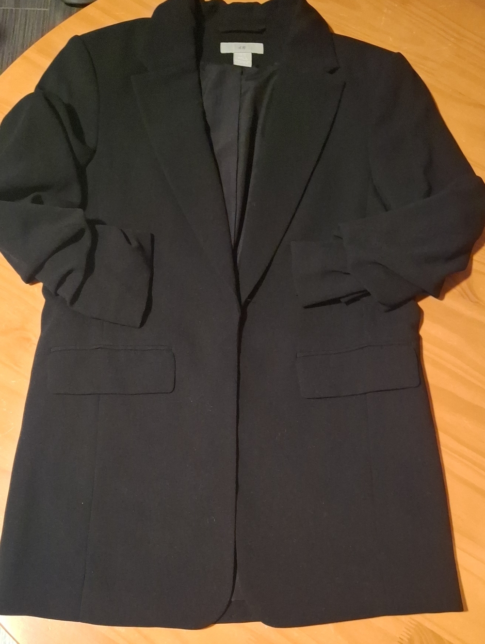H&M Women's Black Single-Breasted Blazer - Classic Tailored Style